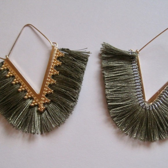 Fringed Green BOHO Earrings BNWOT - Picture 7 of 7